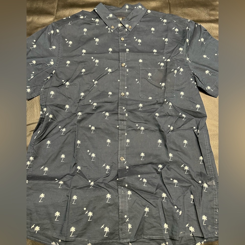 H&M Men’s Button Down Short Sleeve Shirt